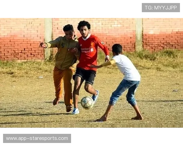 野球场球星足球：从街头到赛场的传奇之路与梦想启航